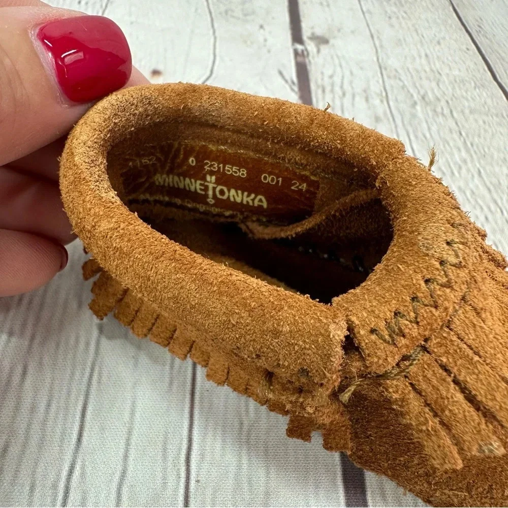 infant minnetonka slip on baby moccasins with fringe size 0 suede leather